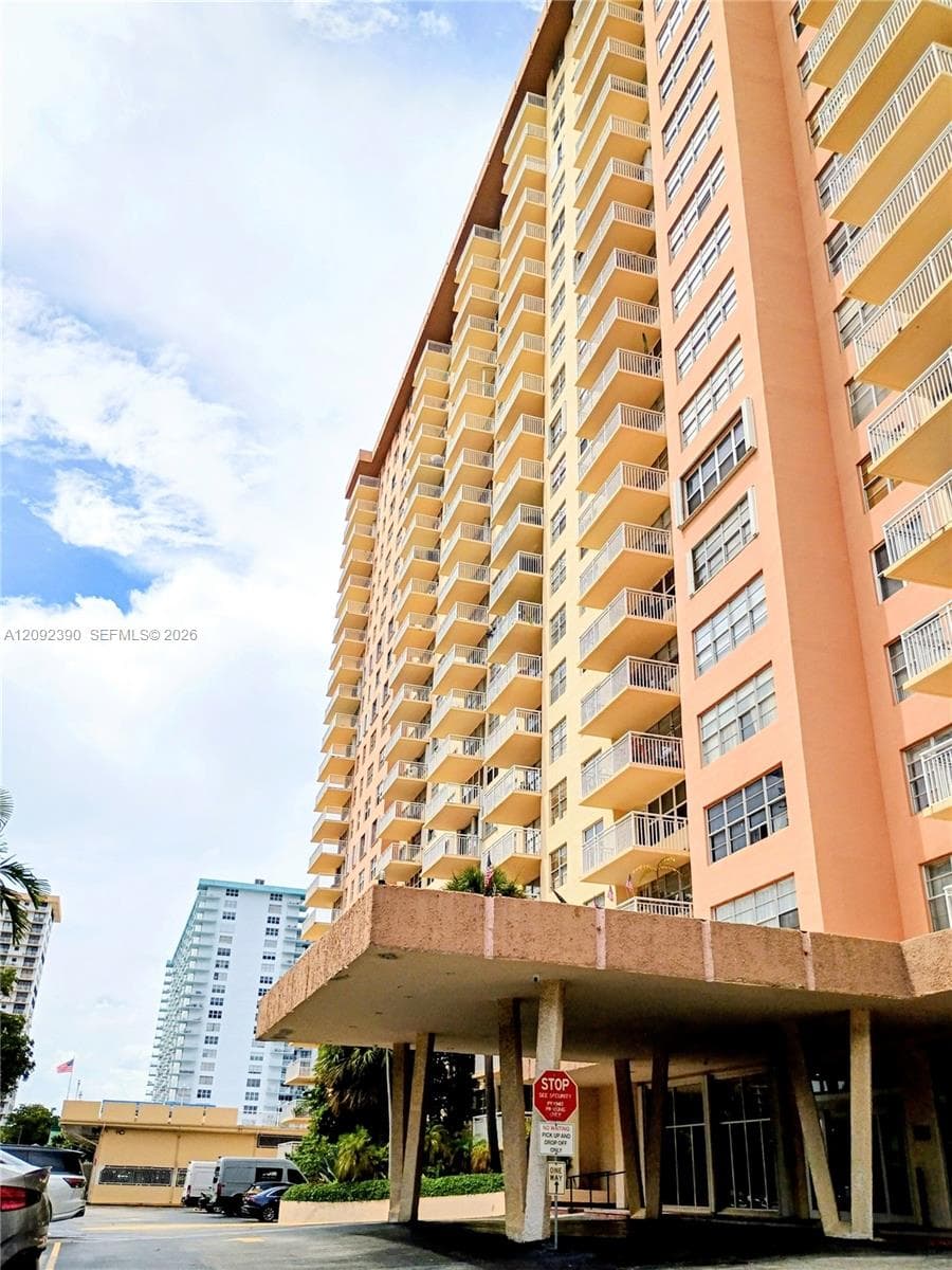 Winston Towers · #1208 in Sunny Isles Beach - Photo 2