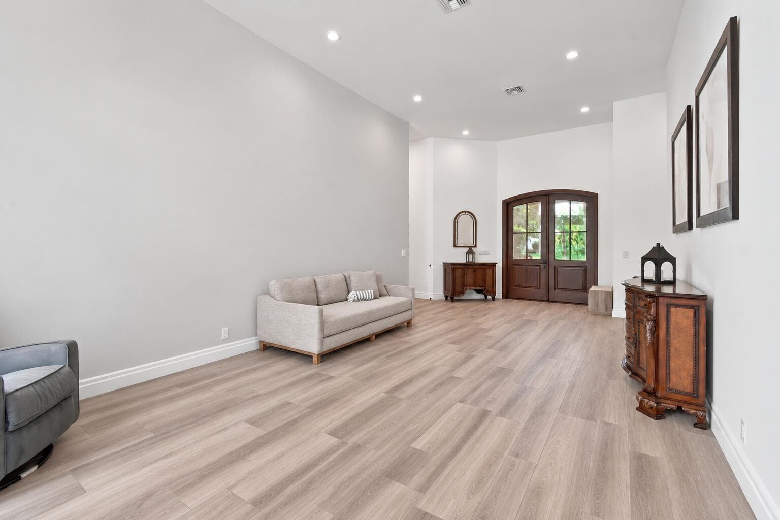 Steeplechase | Great Room 5