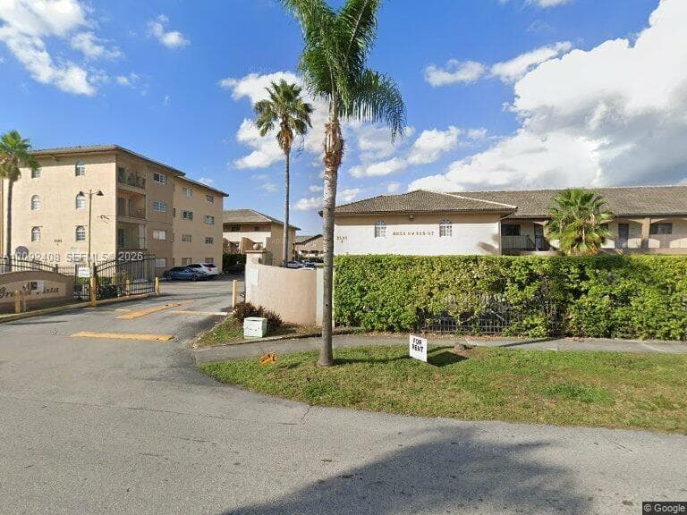 GRAND VISTA CONDO UNIT · #6113 in Hialeah Gardens - Photo 1