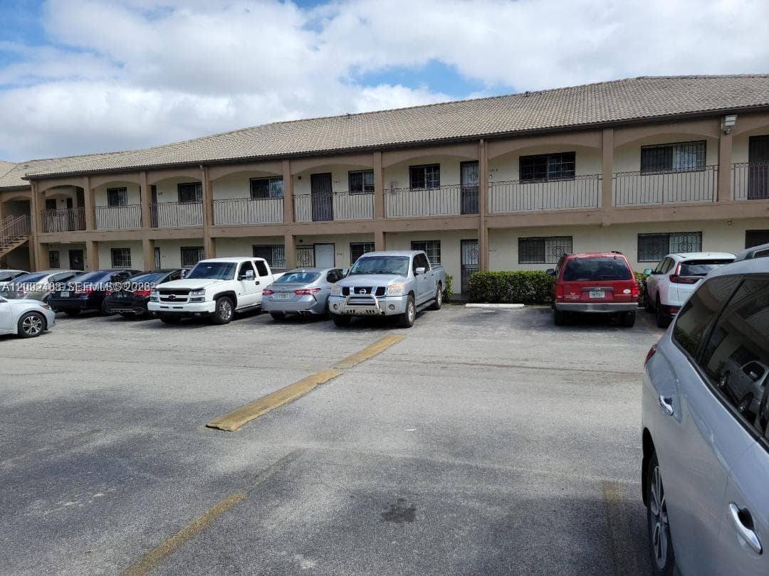 GRAND VISTA CONDO UNIT · #6113 in Hialeah Gardens - Photo 5