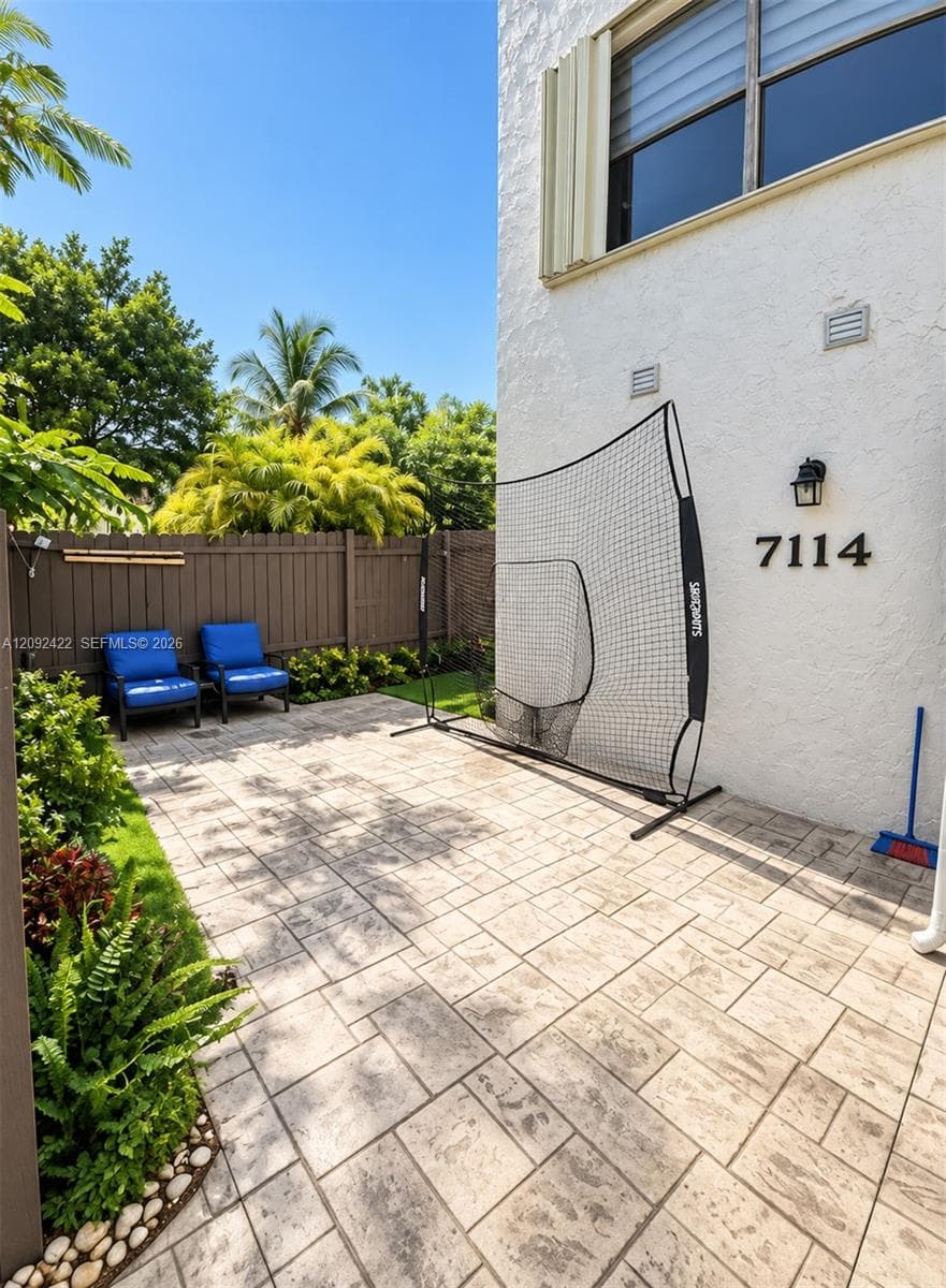 7114 SW 113th Ave photo 2