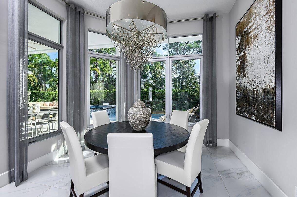 Breakfast nook Plymouth