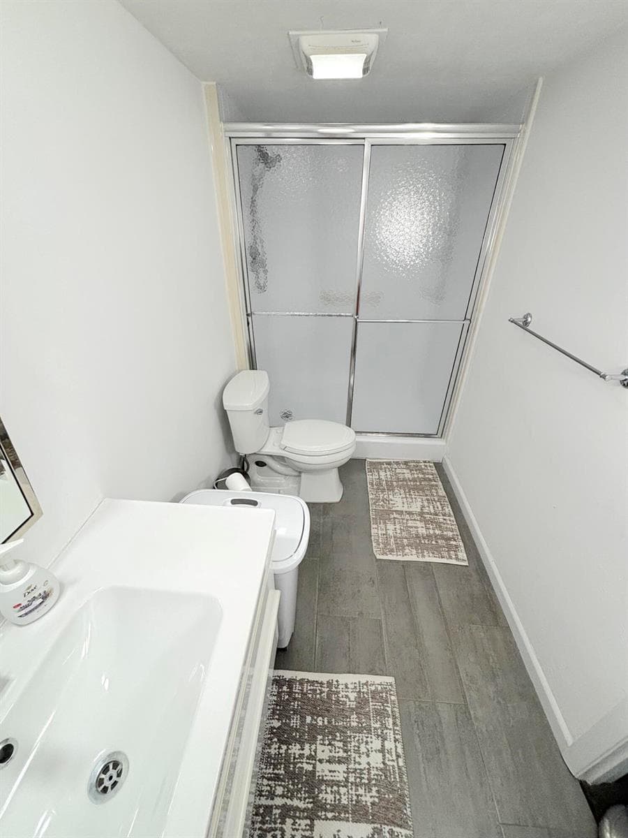BATHROOM 2