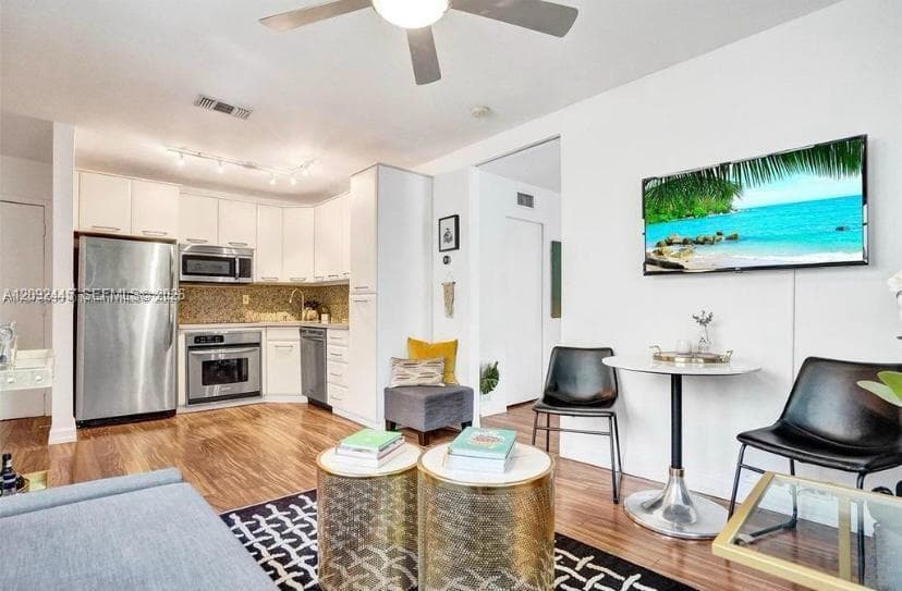 EVERGLADES SOUTH CONDO · #206 in Miami Beach - Photo 3