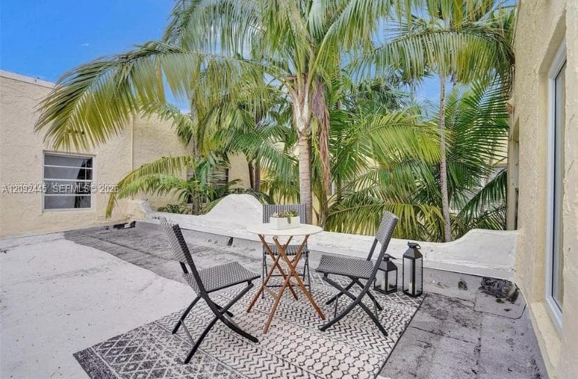 EVERGLADES SOUTH CONDO · #206 in Miami Beach - Photo 9