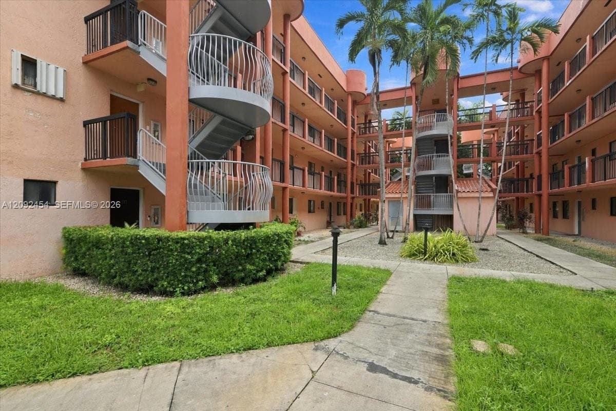 ALAMEDA TOWER 2 · #202 in Hialeah - Photo 6