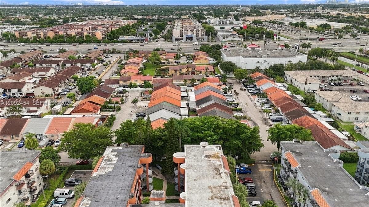 ALAMEDA TOWER 2 · #202 in Hialeah - Photo 3