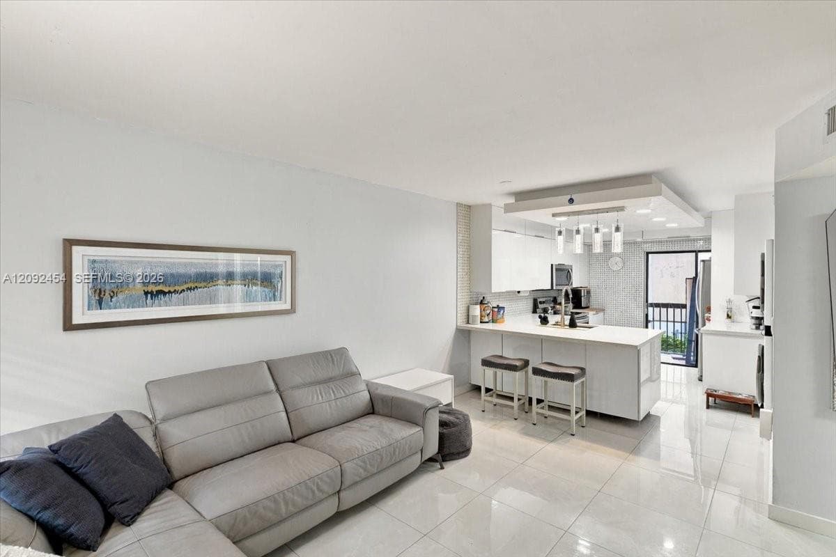 ALAMEDA TOWER 2 · #202 in Hialeah - Photo 9