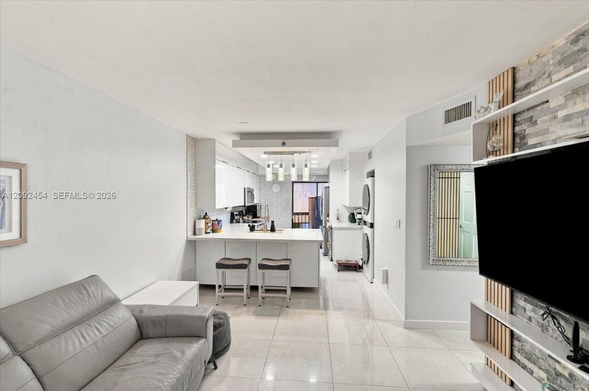 ALAMEDA TOWER 2 · #202 in Hialeah - Photo 10