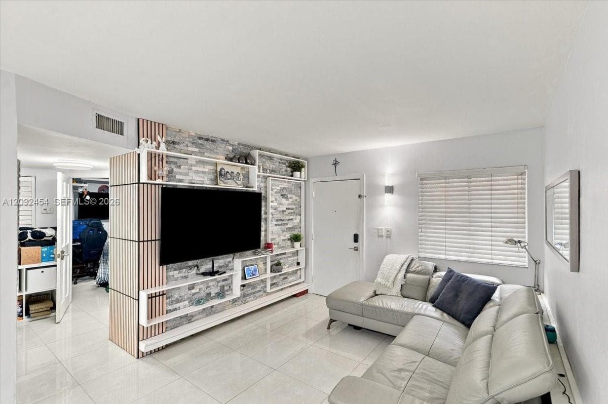 ALAMEDA TOWER 2 · #202 in Hialeah - Photo 14