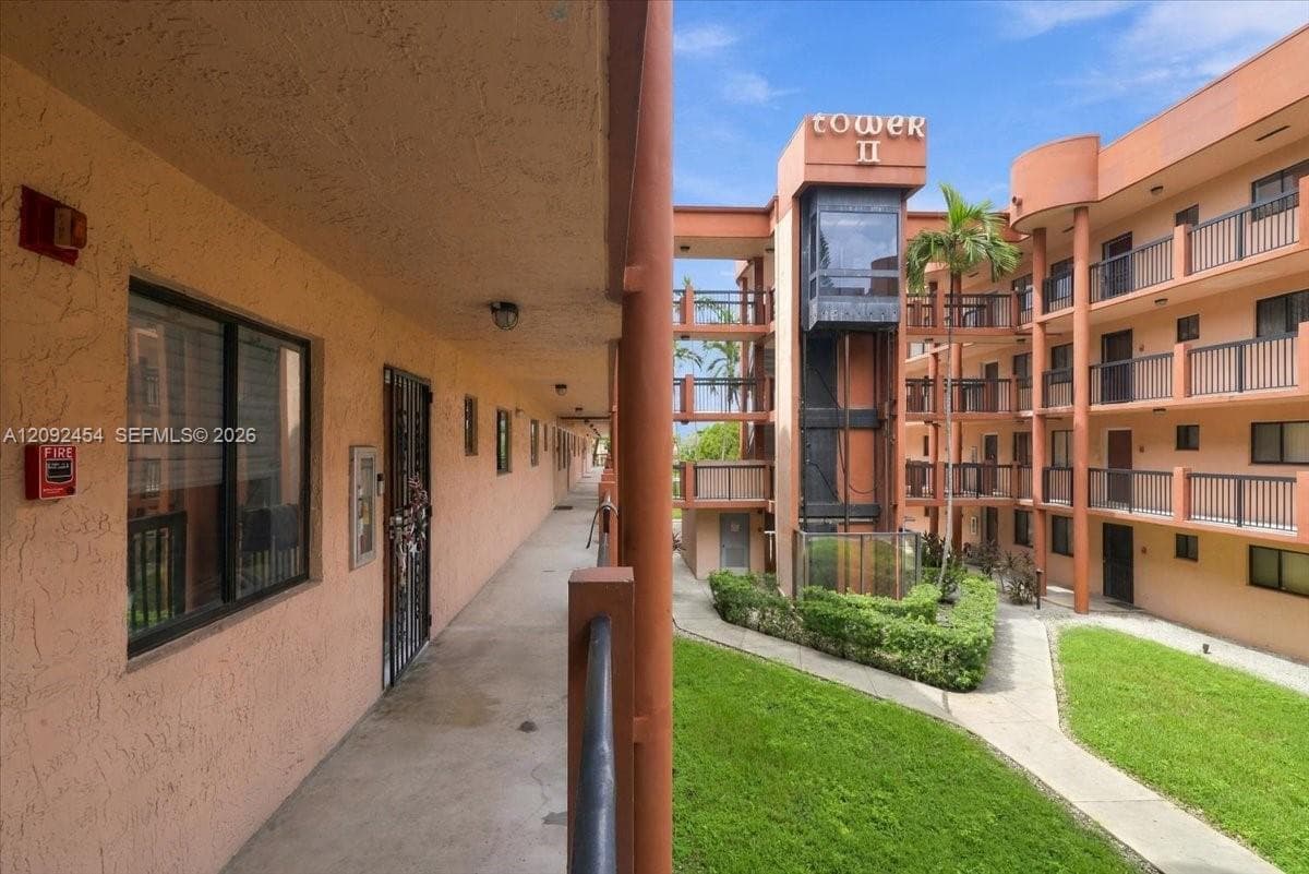 ALAMEDA TOWER 2 · #202 in Hialeah - Photo 8