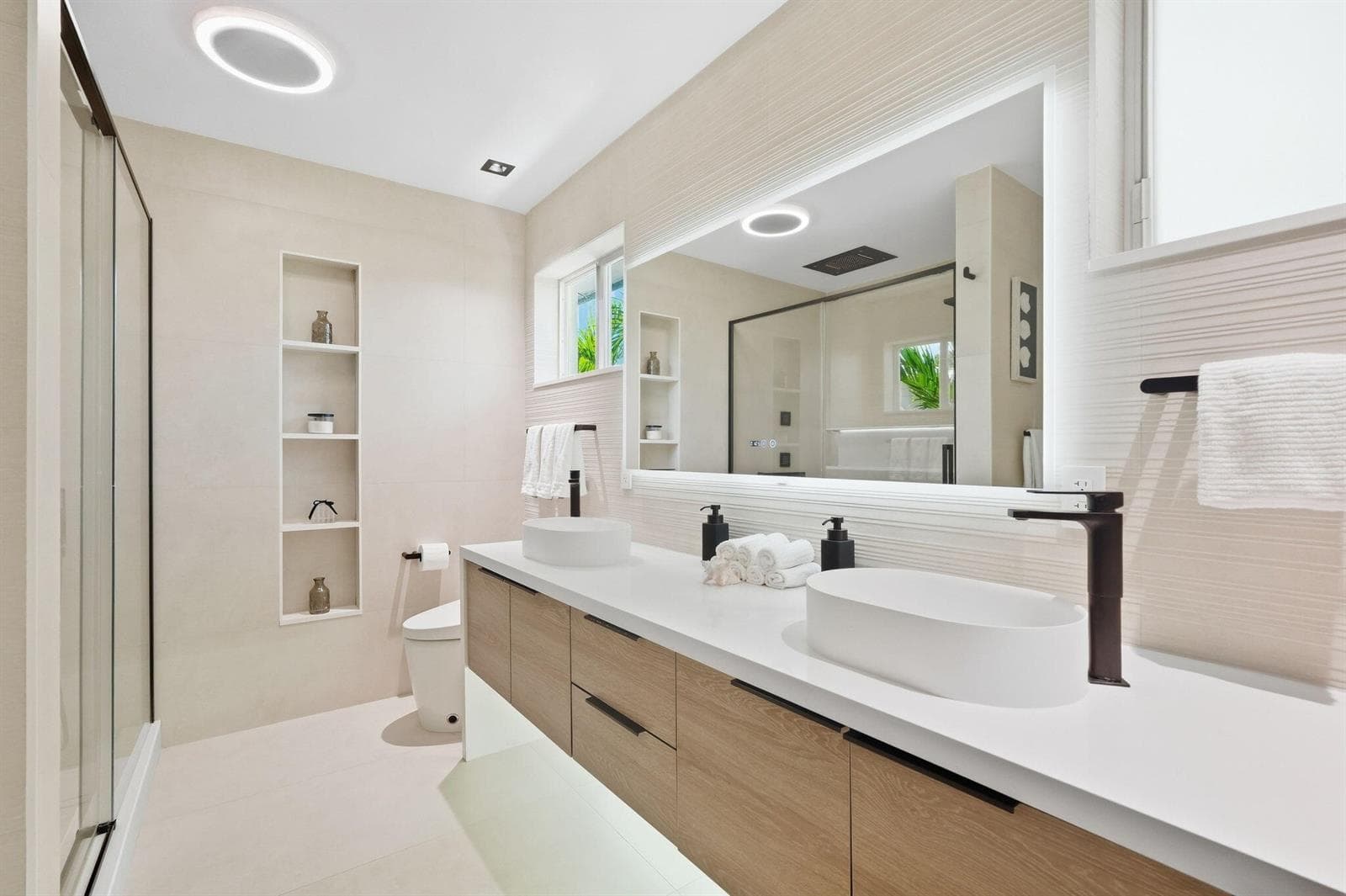 6-web-or-mls-2537_SE_10th_Court_09704