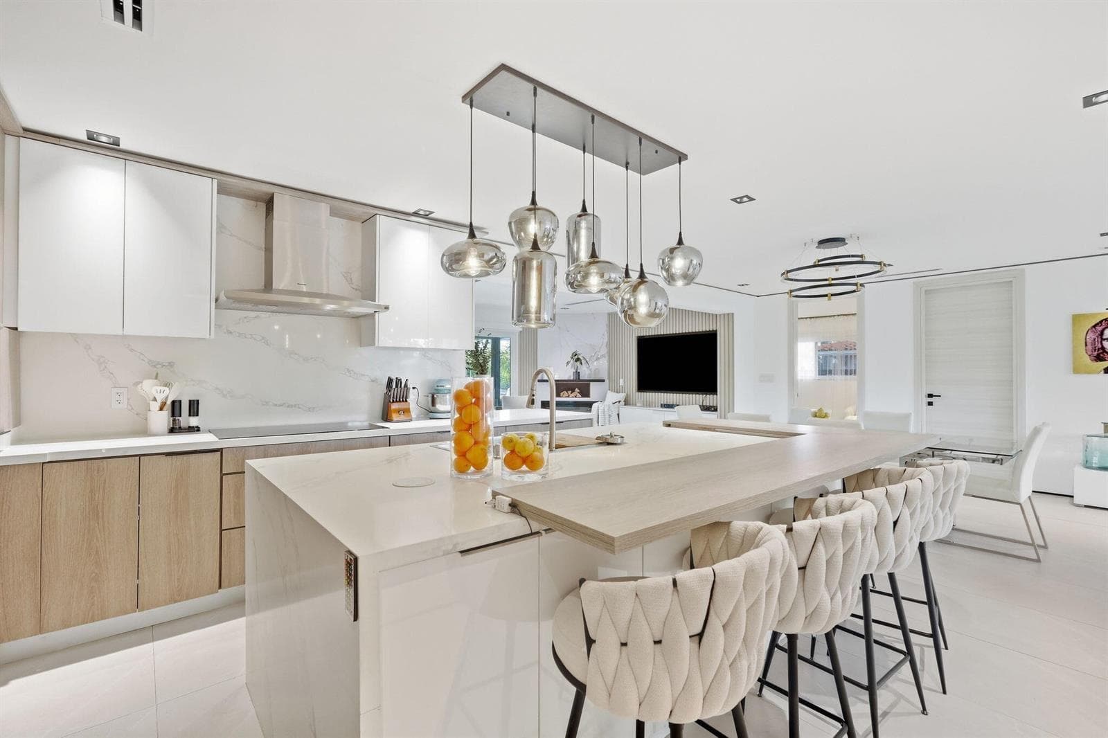 26-web-or-mls-2537_SE_10th_Court_09800
