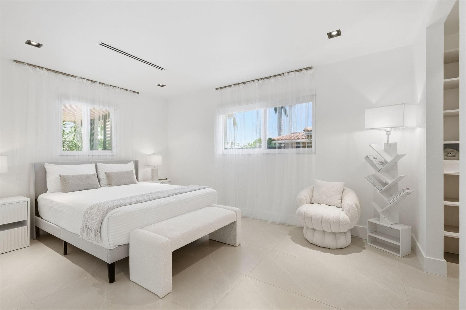 8-web-or-mls-2537_SE_10th_Court_09716