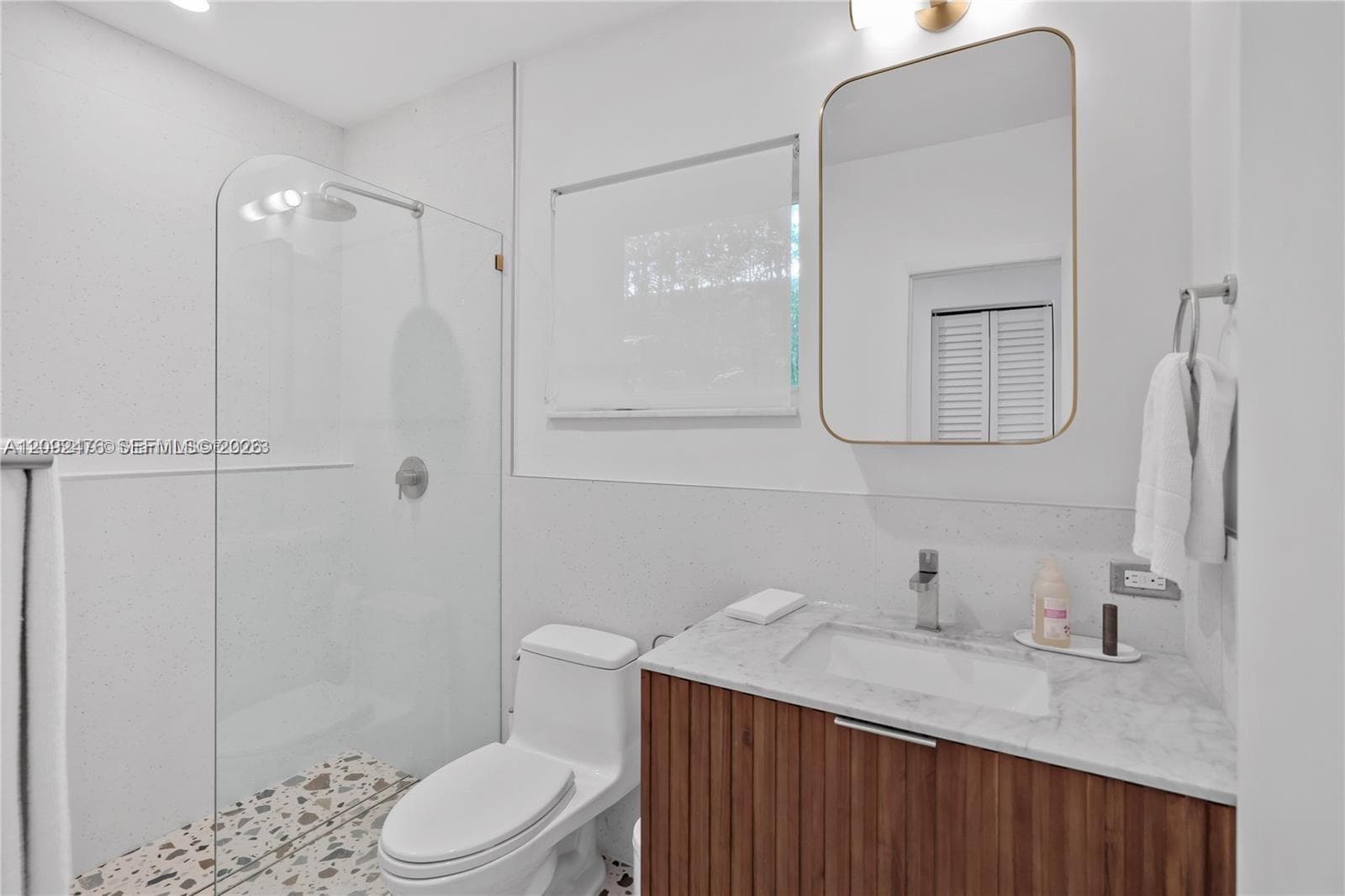 1749 Bay Dr #0 photo 17