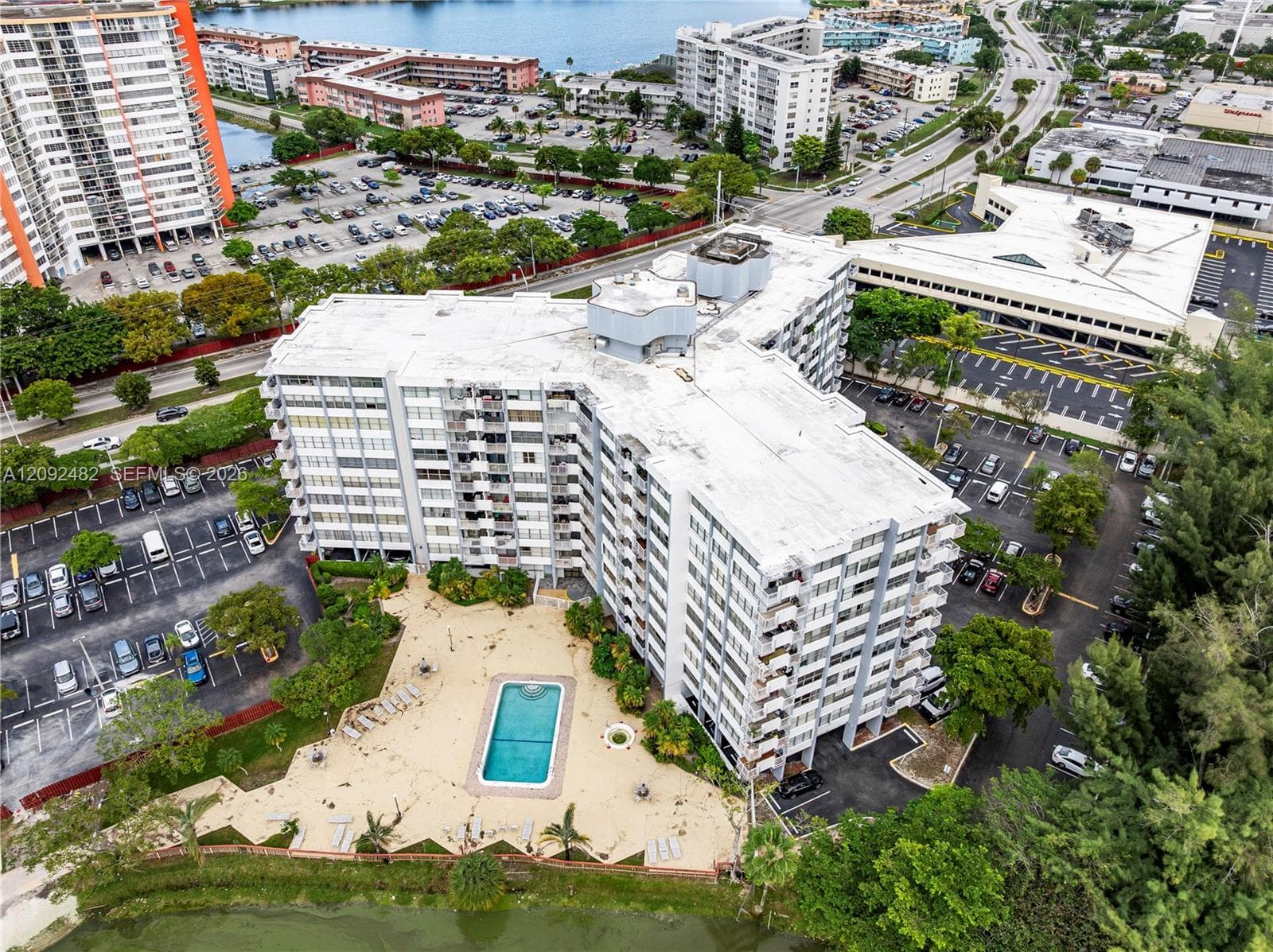 WILSHIRE CONDO · #512E in Miami - Photo 28