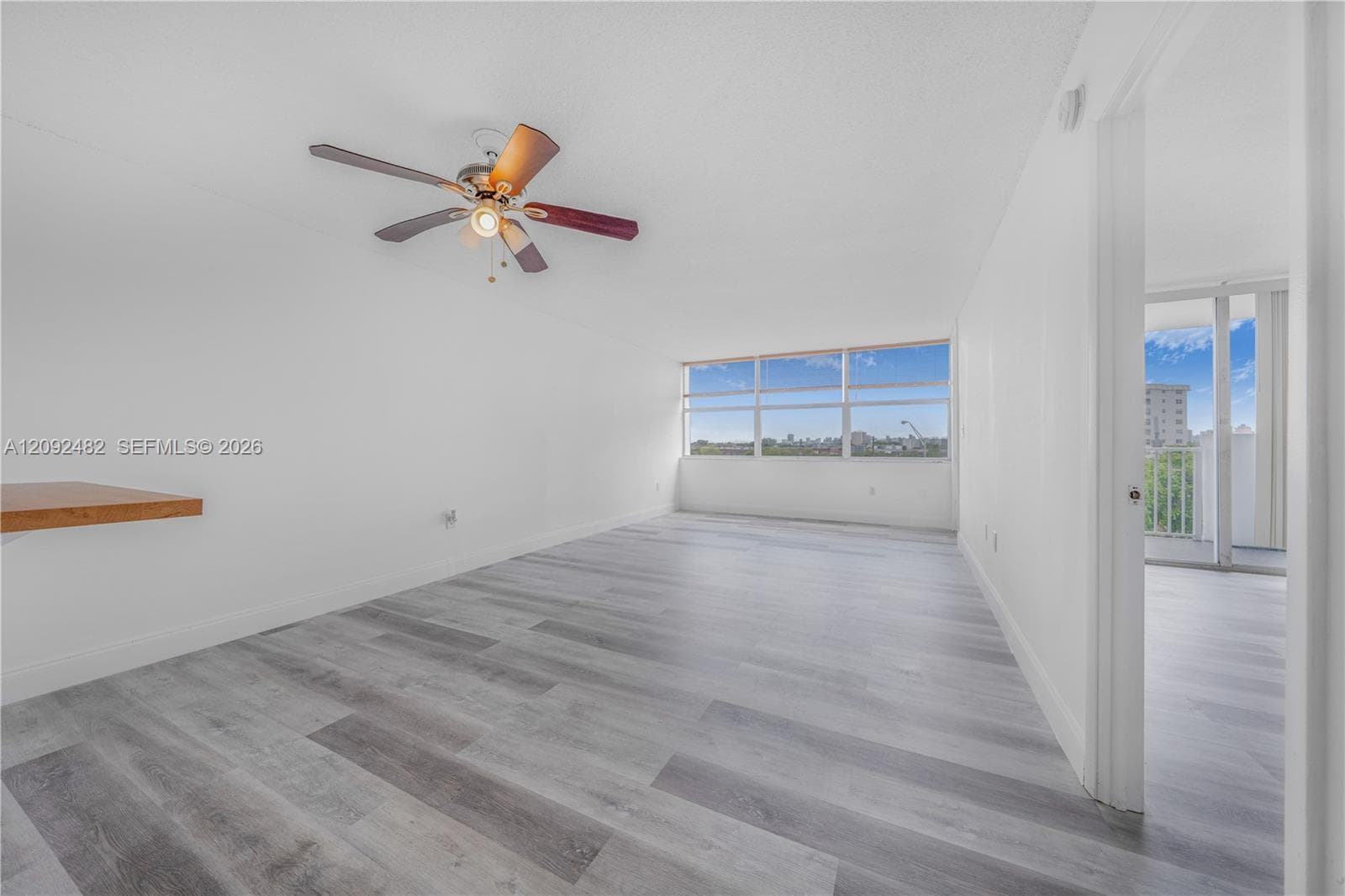 WILSHIRE CONDO · #512E in Miami - Photo 5
