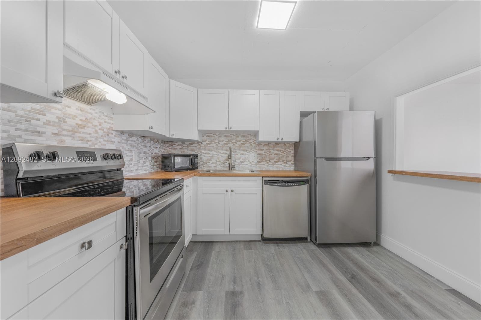 WILSHIRE CONDO · #512E in Miami - Photo 9