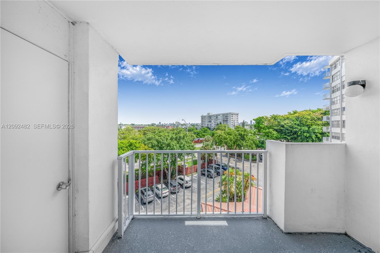 WILSHIRE CONDO · #512E in Miami - Photo 24