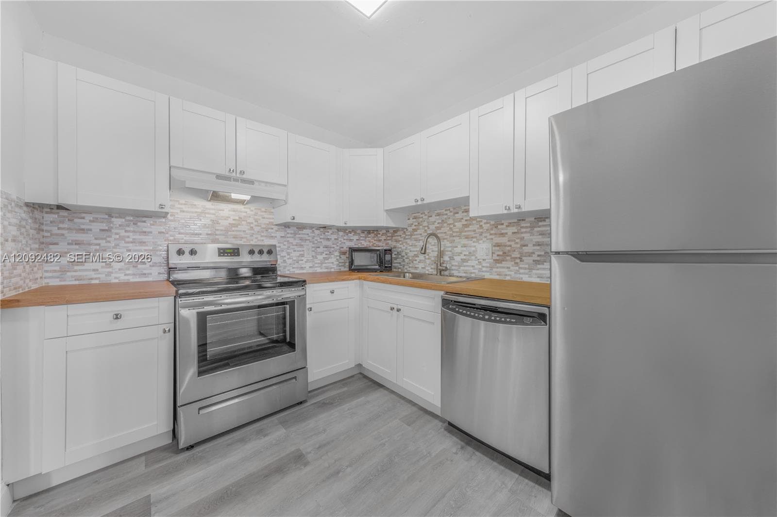 WILSHIRE CONDO · #512E in Miami - Photo 10