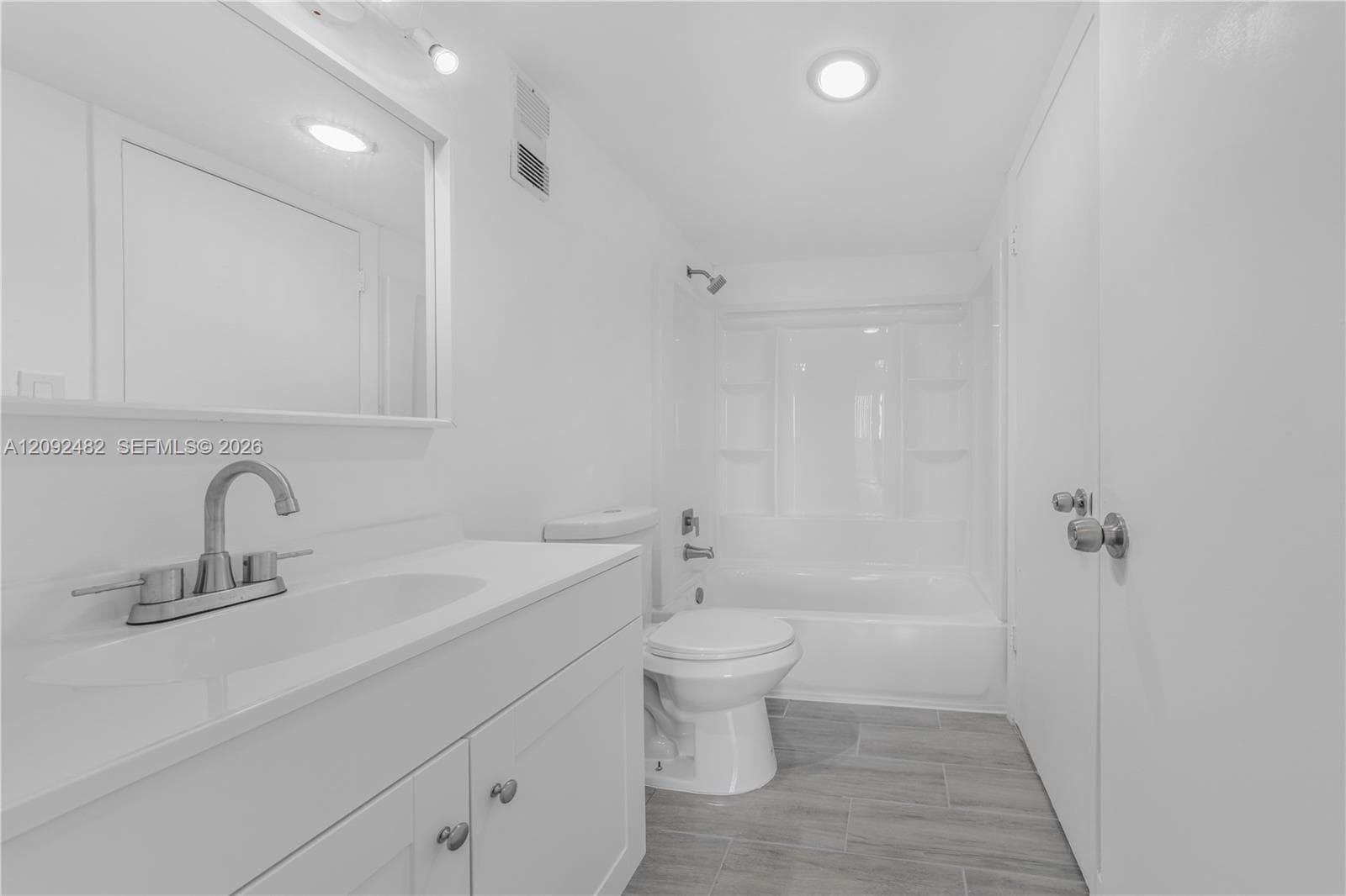 WILSHIRE CONDO · #512E in Miami - Photo 18
