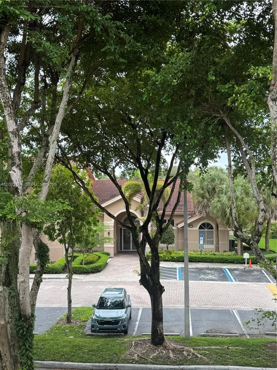 Royal Palm Place · #306 in Miami - Photo 18