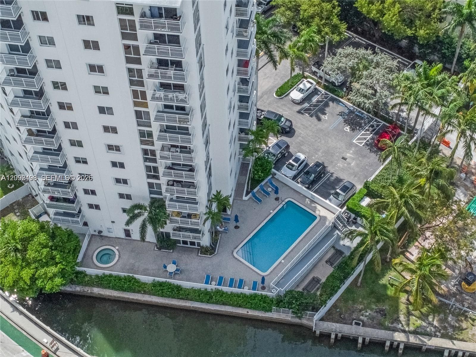 WEST BAY PLAZA CONDO · #408 in Miami Beach - Photo 4
