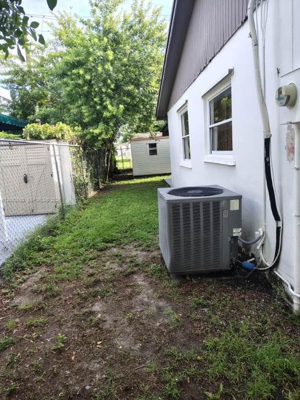 10980 SW 143rd Ter photo 3