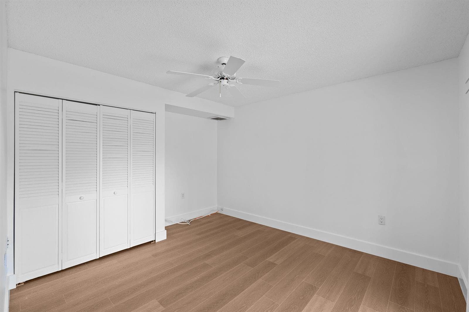 24-web-or-mls-A7408725