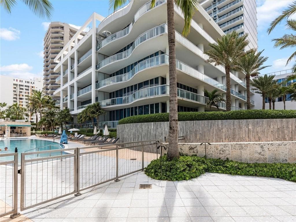 Carillon Miami Beach · #301 in Miami Beach - Photo 26