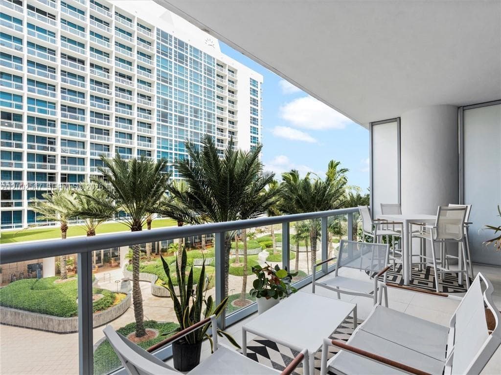 Carillon Miami Beach · #301 in Miami Beach - Photo 14