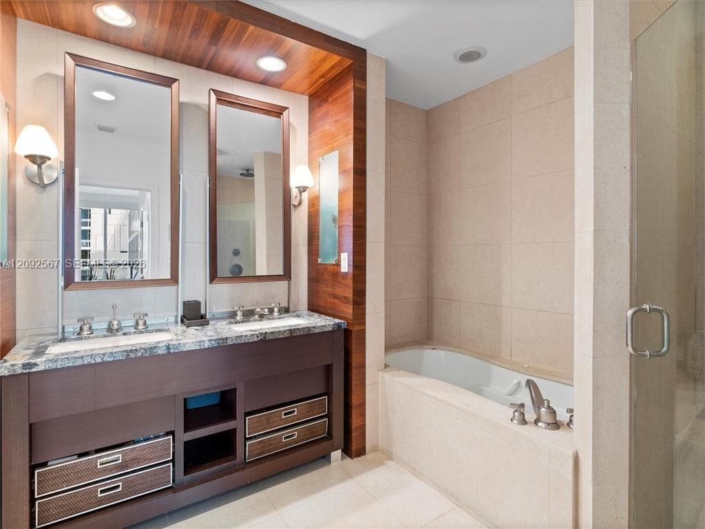 Carillon Miami Beach · #301 in Miami Beach - Photo 18