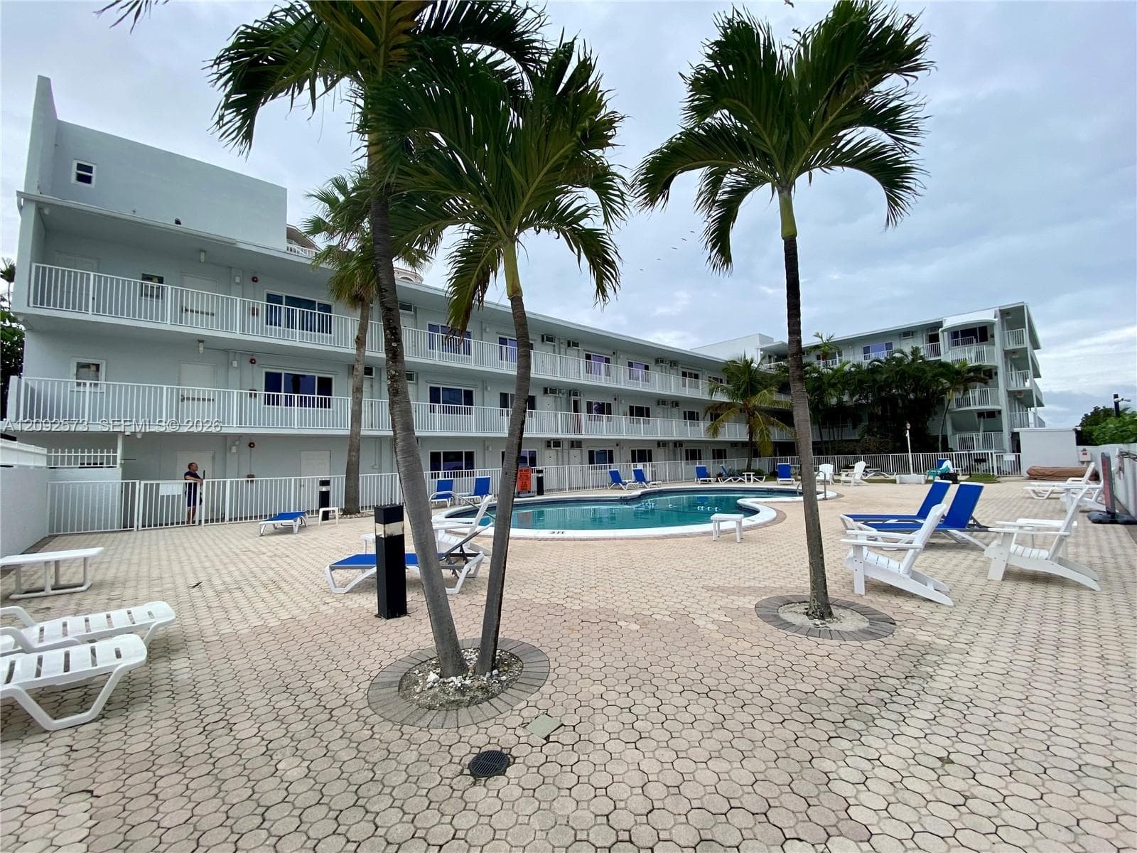 INTERNATIONAL STUDIO APT · #105 in Lauderdale By The Sea - Photo 2