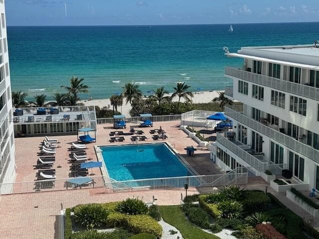 THE CARRIAGE HOUSE CONDO · #628 in Miami Beach - Photo 6