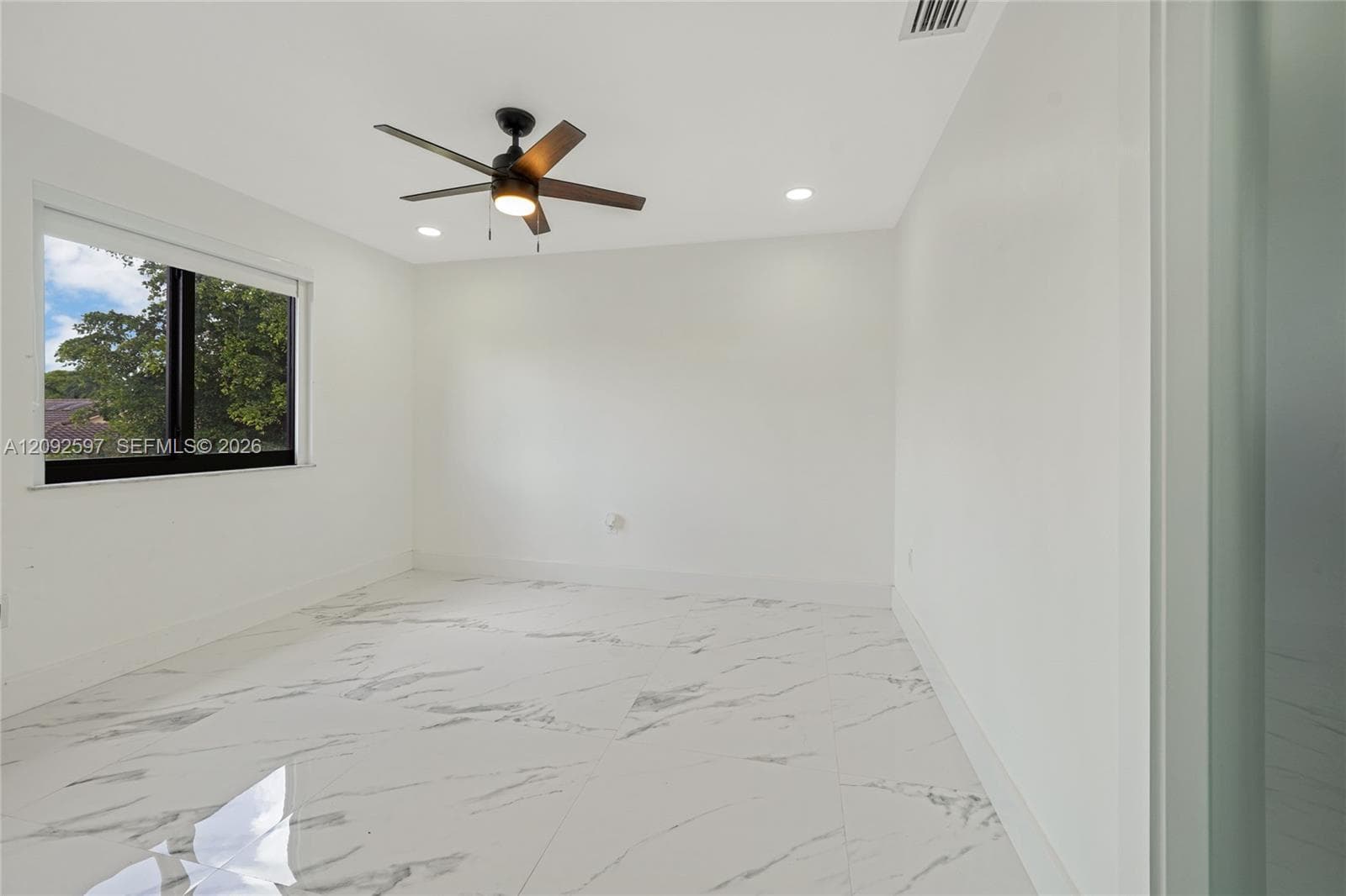 8745 NW 150th Ter photo 26