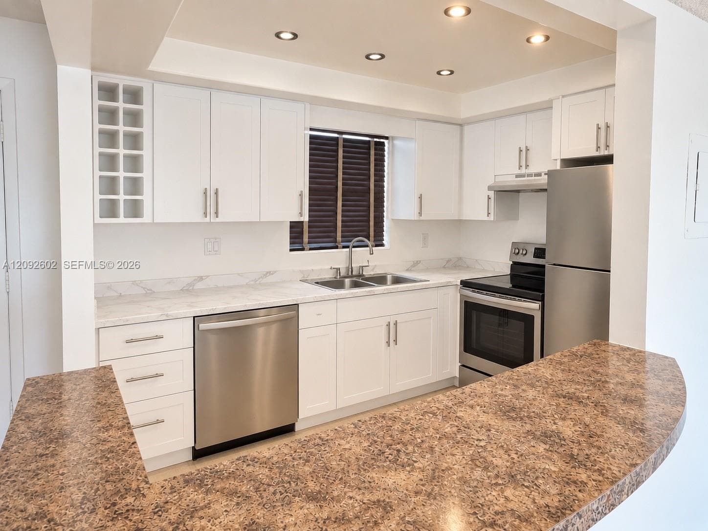 9375 Fontainebleau Blvd · #L-402 in Miami - Photo 9