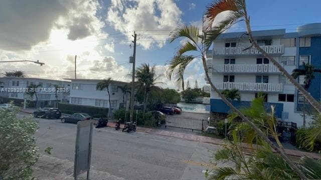 DICKENS GARDENS CONDO · #203 in Miami Beach - Photo 4