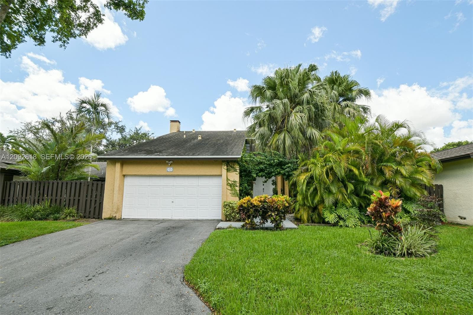 11624 SW 135th Pl photo 2