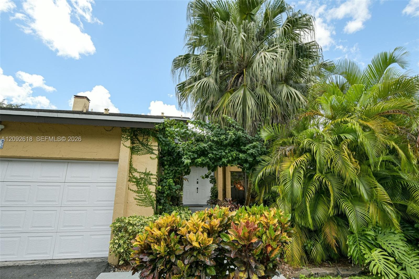 11624 SW 135th Pl photo 3