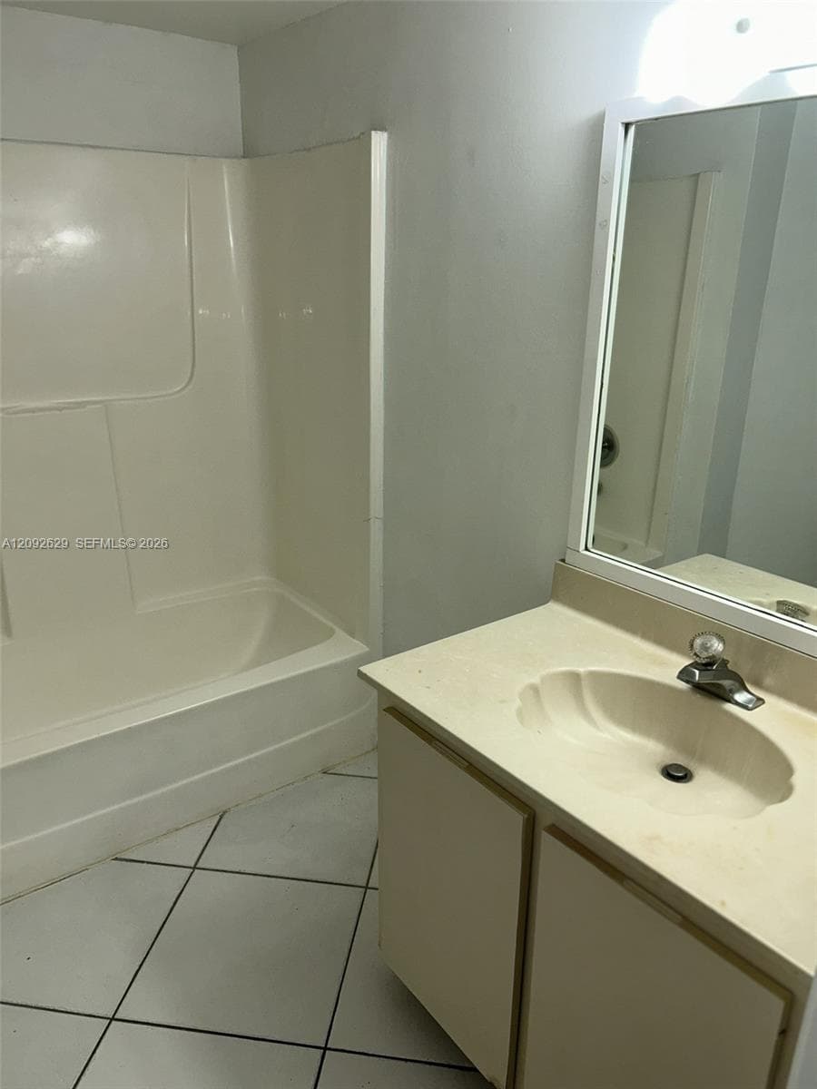 BLEAU FONTAINE CONDO #3 · #101 in Miami - Photo 6