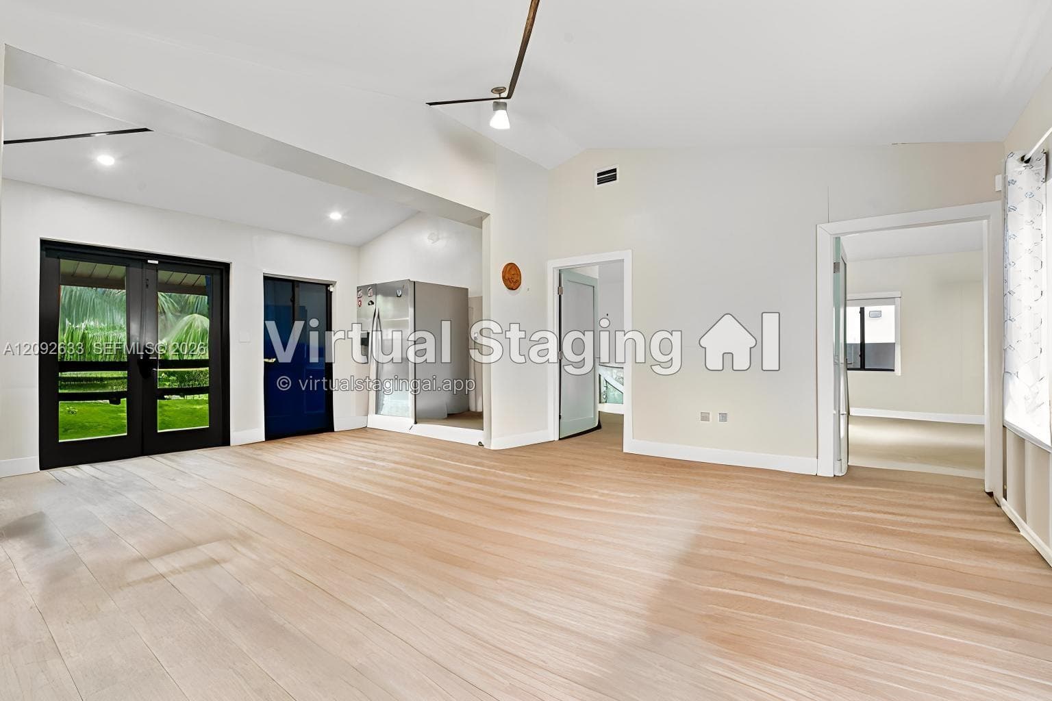 565 East Dr photo 6