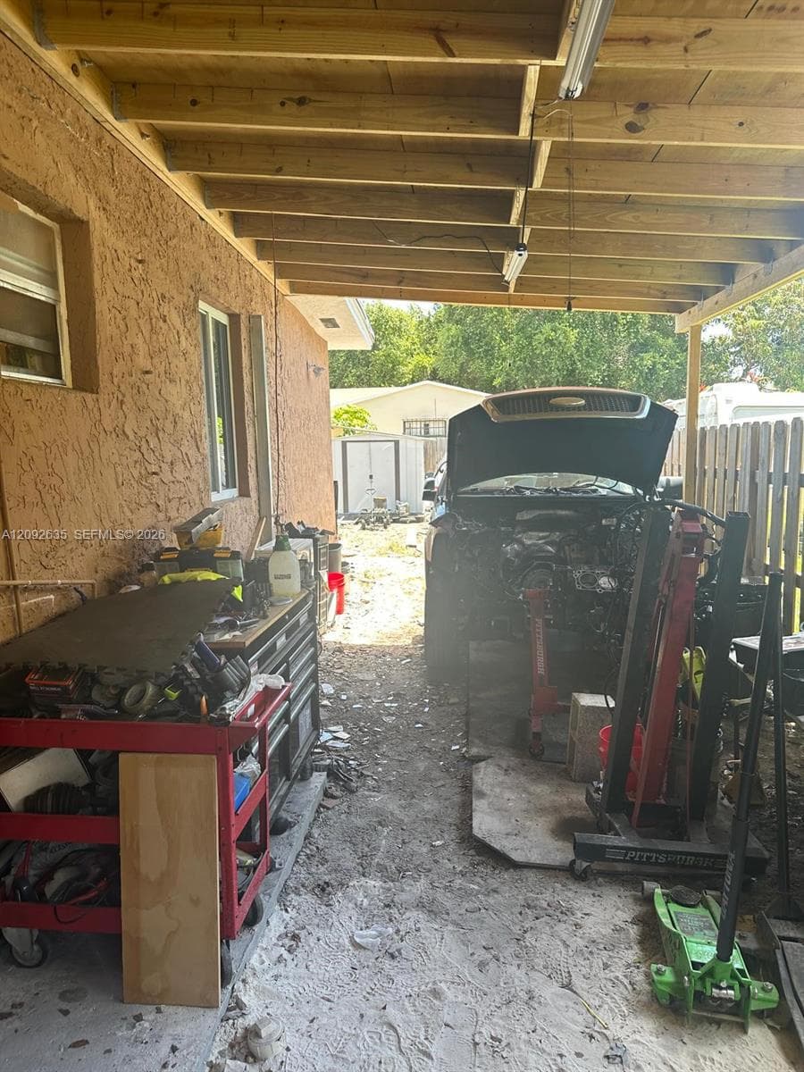 3425 NW 14th Ave photo 23