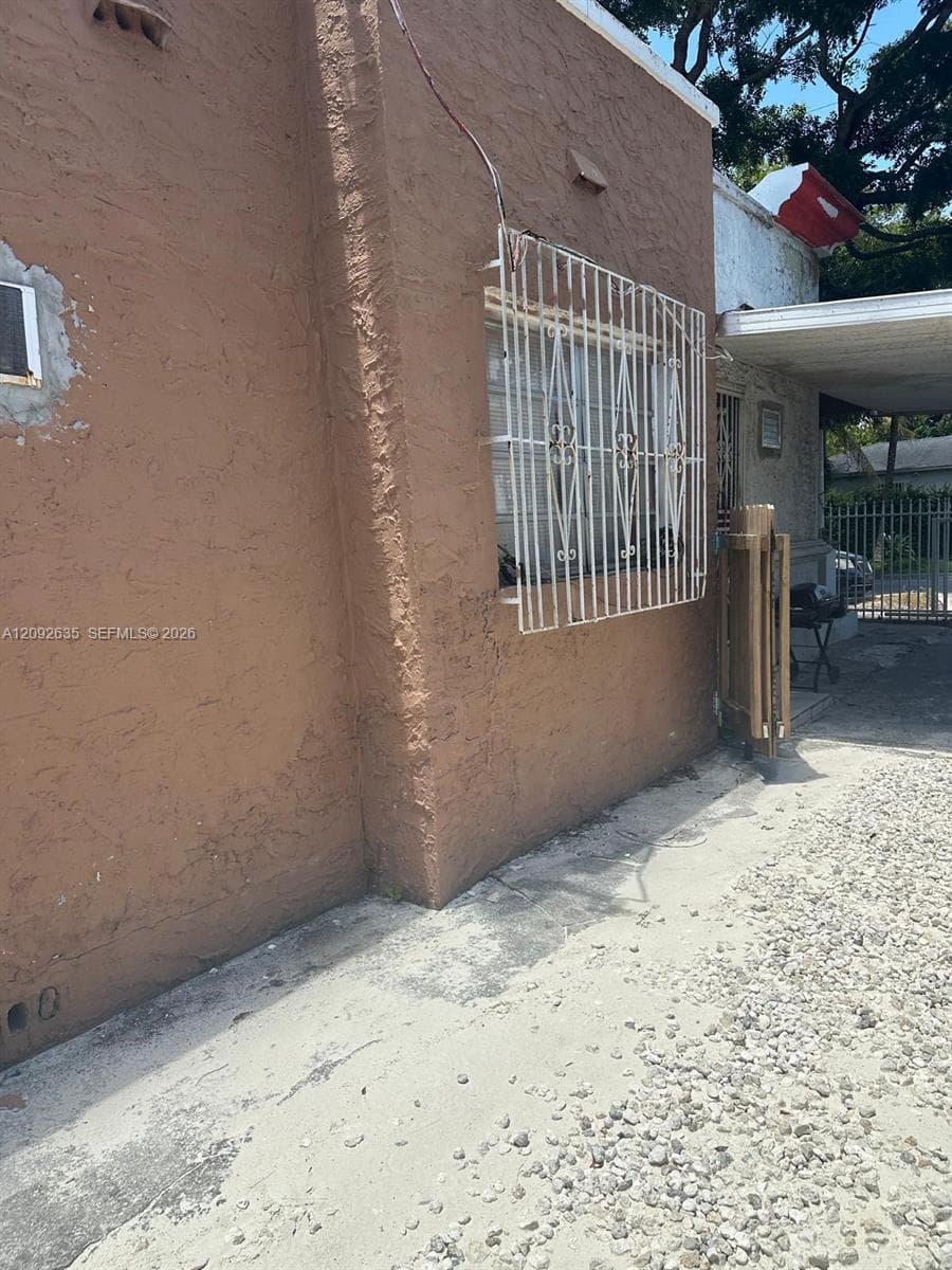 3425 NW 14th Ave photo 20