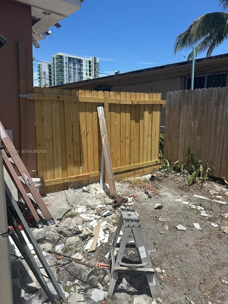 3425 NW 14th Ave photo 30