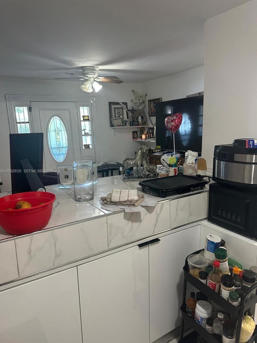 3425 NW 14th Ave photo 10