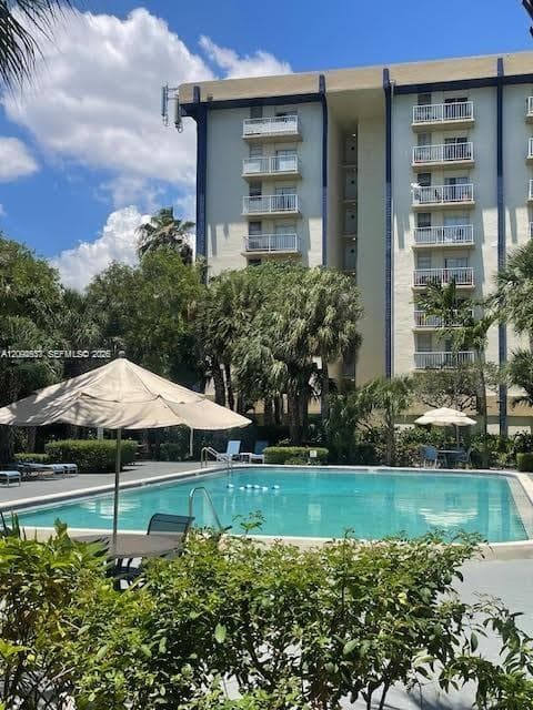 YOLANDA VILLAS CONDO · #718W in Miami - Photo 3