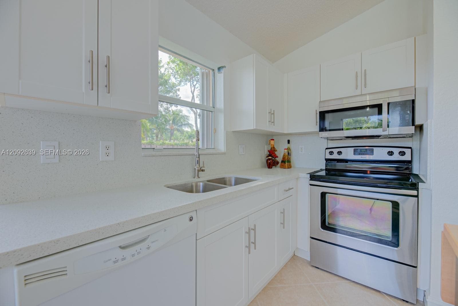 14133 SW 154th Pl #. photo 6