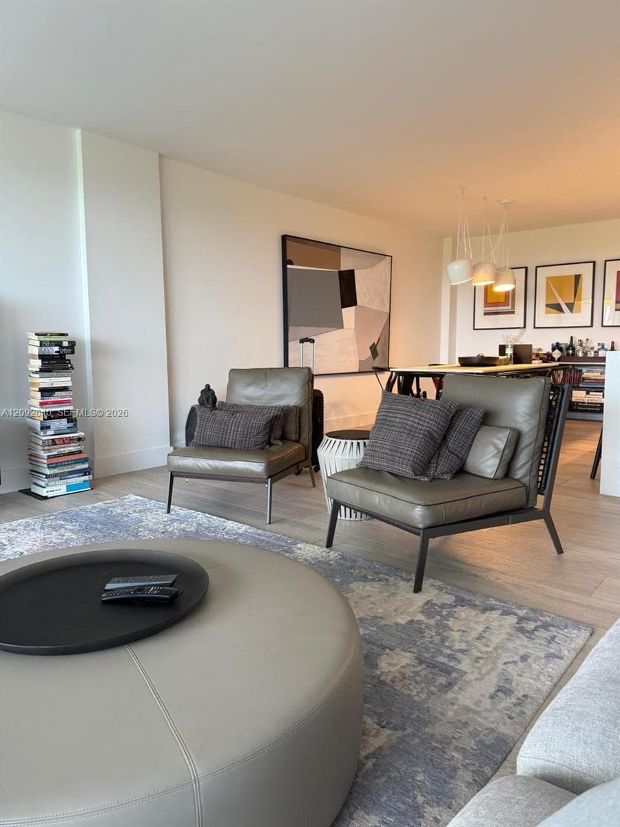Commodore Club East · #812 in Key Biscayne - Photo 12