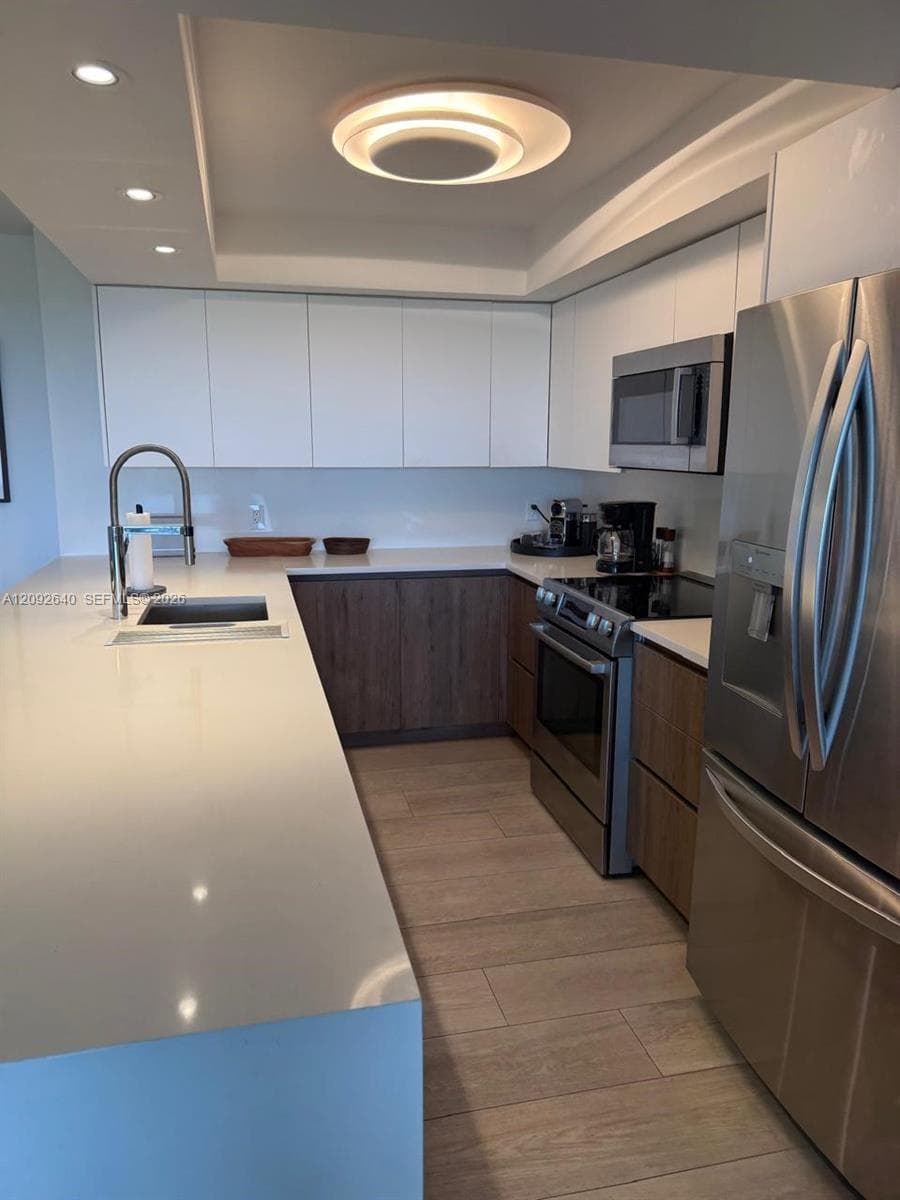 Commodore Club East · #812 in Key Biscayne - Photo 9