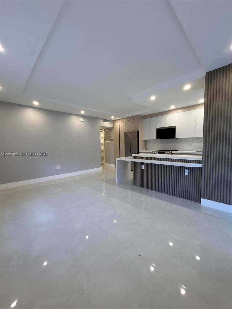 KEYSTONE GARDENS CONDO · #201 in North Miami - Photo 2